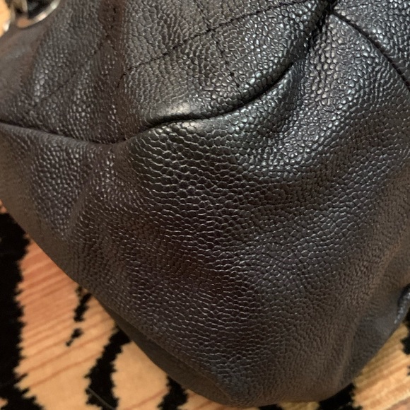 CHANEL Caviar Satchel w/
Gunmetal Hardware - Picture 9 of 16